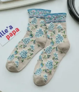 Embossed Flower Pattern Quarter Sock -Khaki